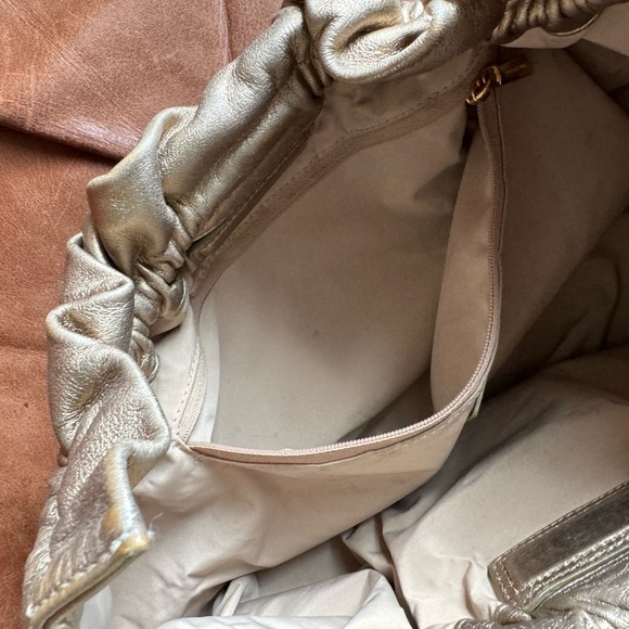 Antique gold/ bronze shoulder bag by Cole Haan from early 2000s - Picture 6 of 6